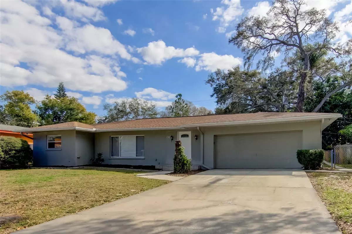 Dunedin, FL 34698,921 PARKWOOD DR