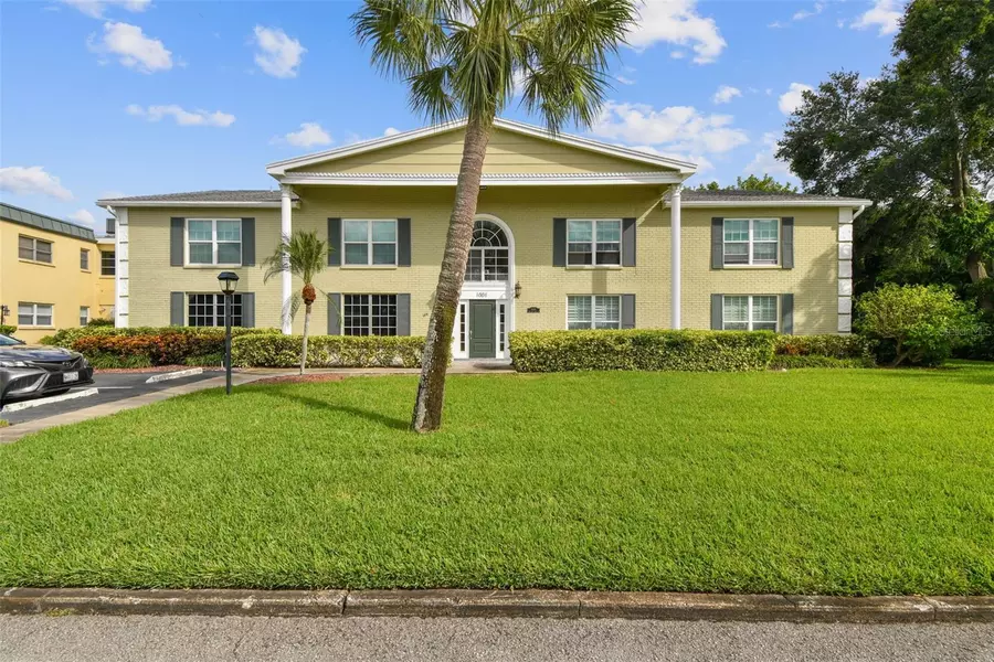 1001 EDEN ISLE DR NE #1, St Petersburg, FL 33704