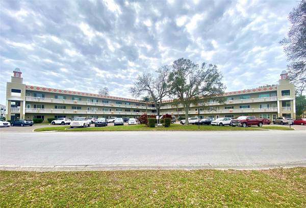 2427 FINLANDIA LN #25, Clearwater, FL 33763