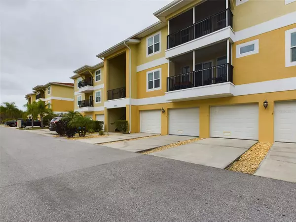 5065 ROYAL PALMS WAY #202, New Port Richey, FL 34652