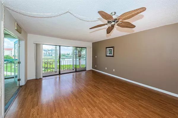 South Pasadena, FL 33707,7871 SAILBOAT KEY BLVD S #307