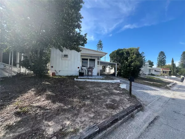 Tarpon Springs, FL 34689,815 N SAINT CHARLES DR N