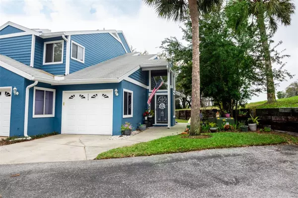 2108 OAK CIR,  Tarpon Springs,  FL 34689