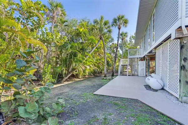 Sanibel, FL 33957,2612 COCONUT DR