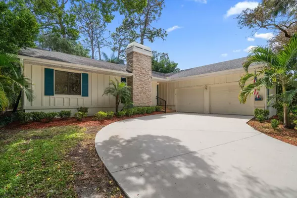 Tarpon Springs, FL 34689,1428 RED OAK DR