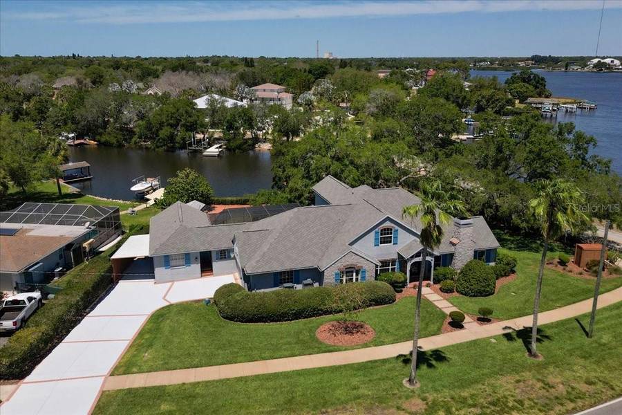 602 RIVERSIDE DR, Tarpon Springs, FL 34689