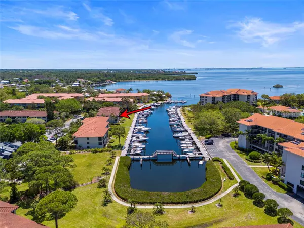 1801 MARINER DR #20, Tarpon Springs, FL 34689