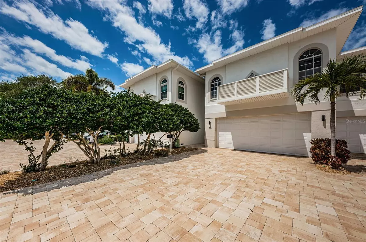 Tierra Verde, FL 33715,810 PINELLAS BAYWAY S