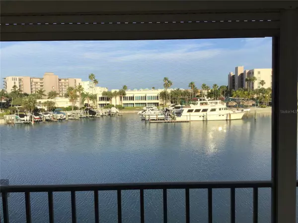 7420 BAY ISLAND DR #374, South Pasadena, FL 33707