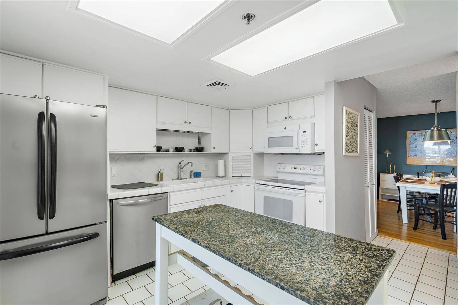 Treasure Island, FL 33706,1 KEY CAPRI #701E
