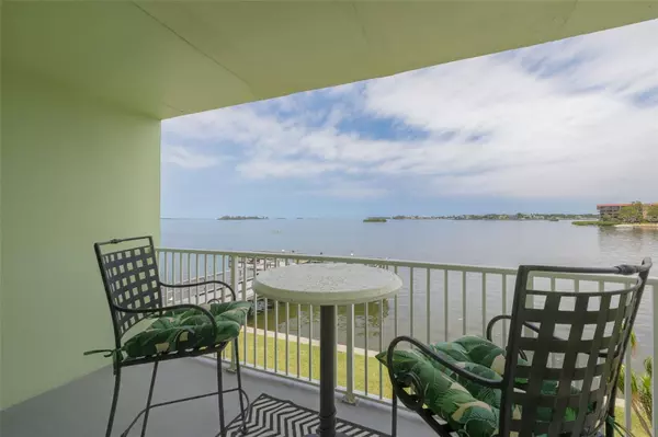 Dunedin, FL 34698,464 N PAULA DR #222