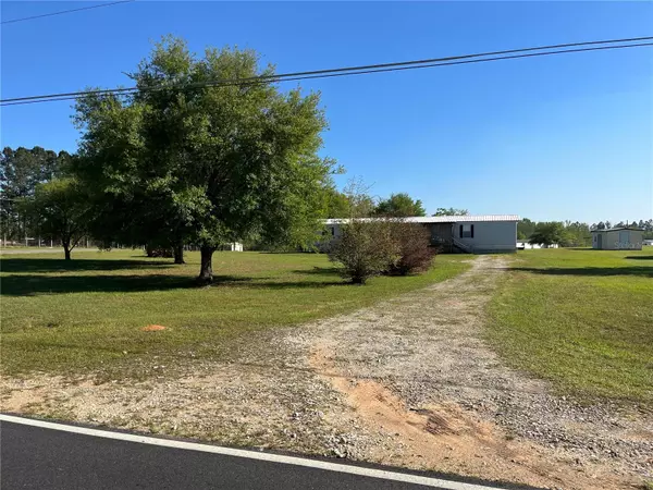 Chipley, FL 32428,901 PRISSY LN