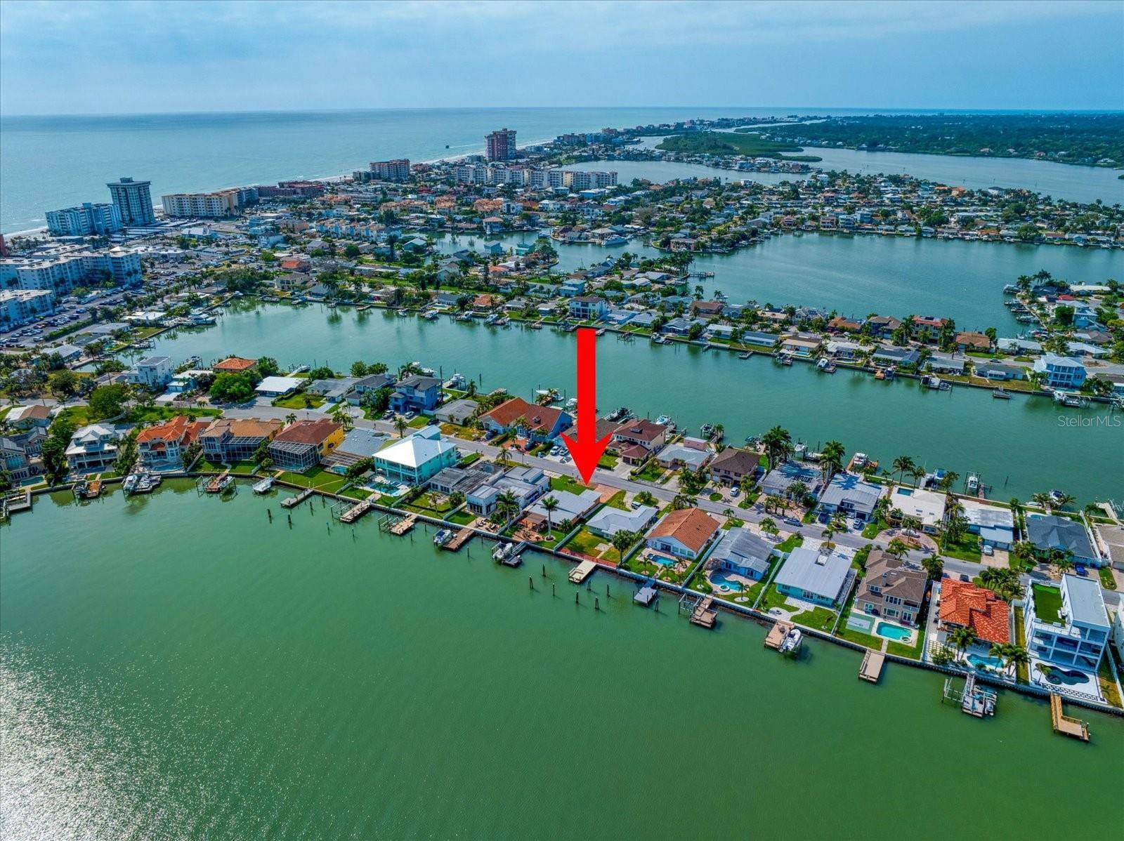 17043 DOLPHIN DR, North Redington Beach, FL 33708