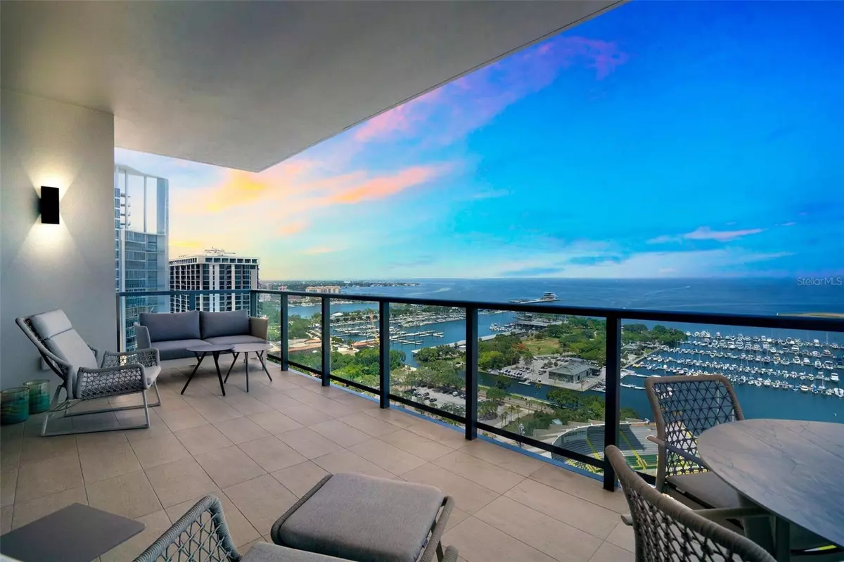 St Petersburg, FL 33701,301 1ST ST S #2402