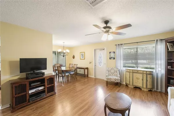 Sun City Center, FL 33573,1908 CANTERBURY LN #24K