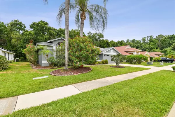 Tarpon Springs, FL 34688,887 CRESTRIDGE CIR