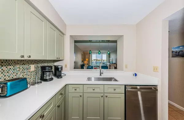 St Petersburg, FL 33715,5901 BAHIA DEL MAR CIR #518