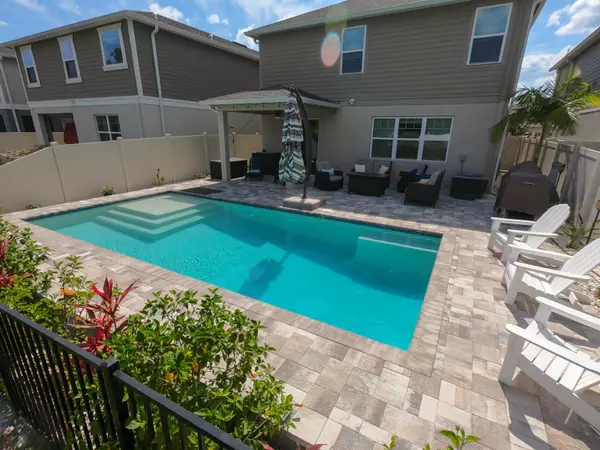 Seminole, FL 33777,8163 ARTISAN CIR