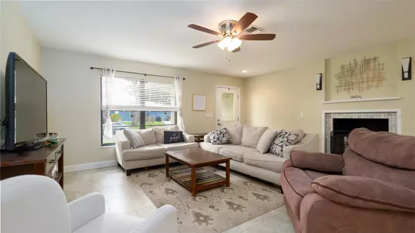 Sarasota, FL 34243,8328 BRANDEIS CIR W