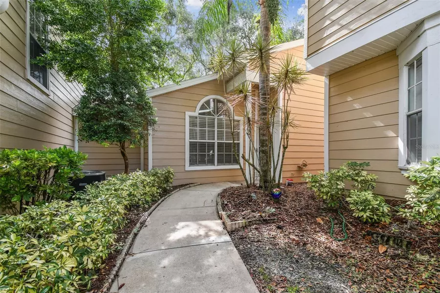 2422 HOUNDS TRL, Palm Harbor, FL 34683