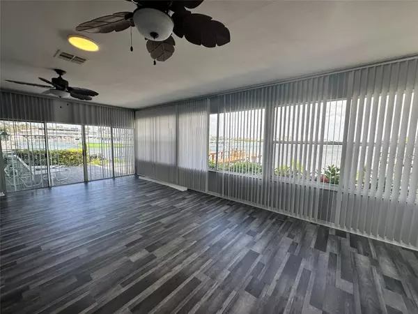 Clearwater Beach, FL 33767,94 DEVON DR