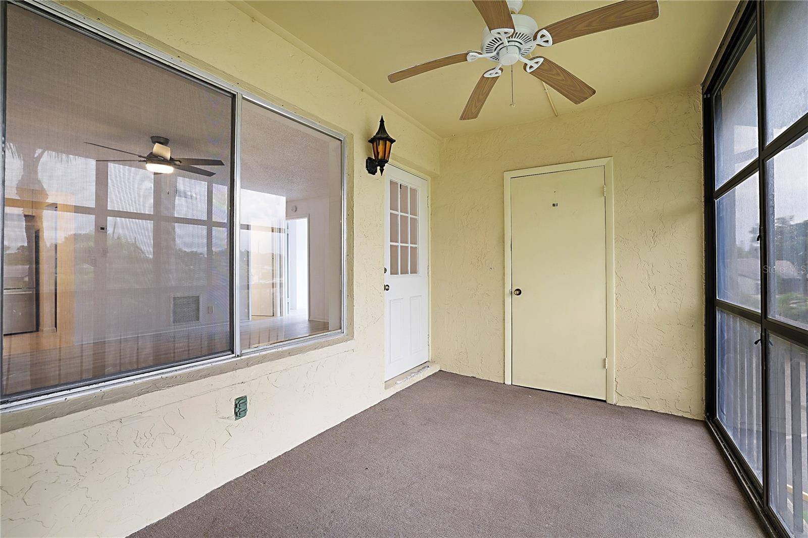 Greenacres, FL 33463,5730 PINE WOOD DR #D2