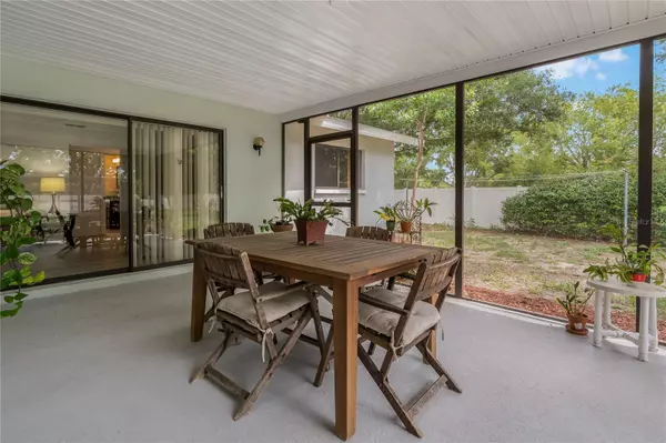 Palm Harbor, FL 34684,2859 OAK TREE LN