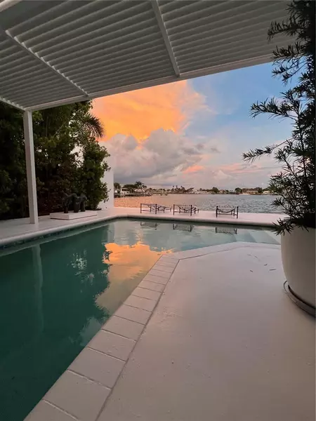 440 64TH AVE, St Pete Beach, FL 33706