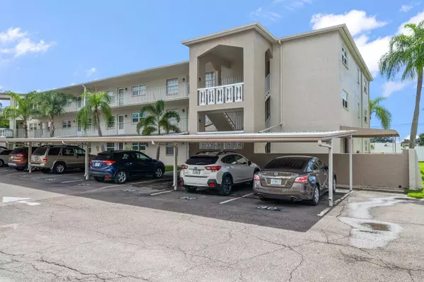 Dunedin, FL 34698,952 VIRGINIA ST #210