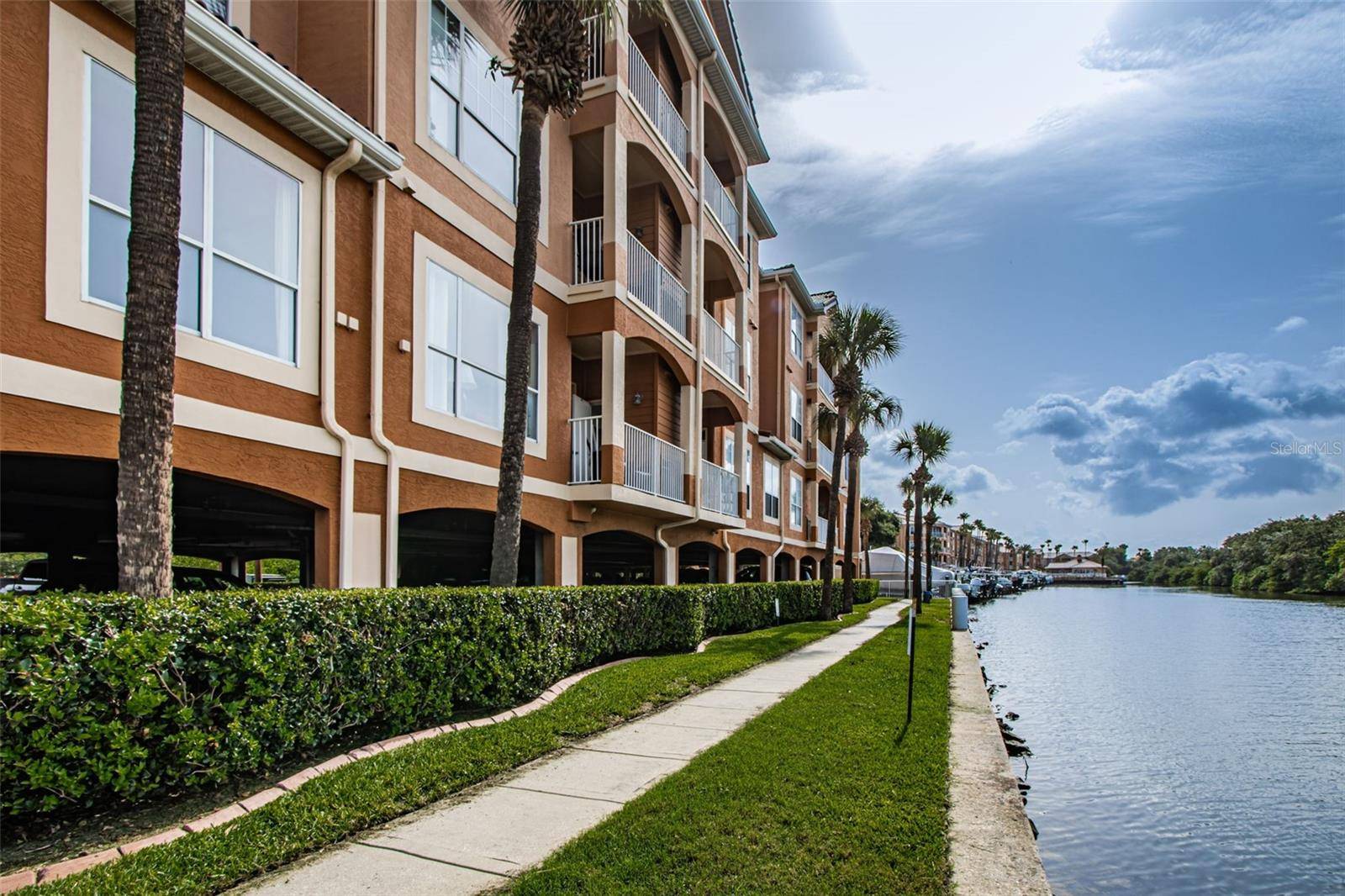 Tampa, FL 33611,5000 CULBREATH KEY WAY #9-212