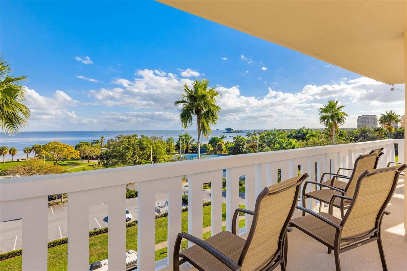 1200 N SHORE DR NE #301, St Petersburg, FL 33701