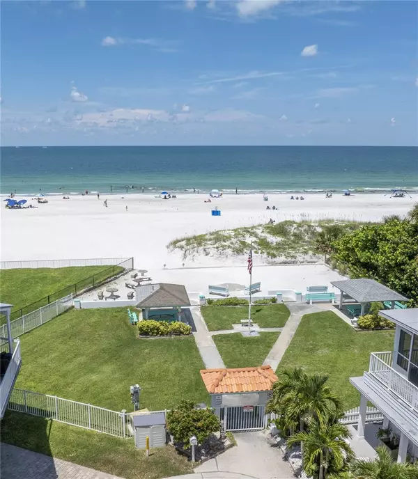 Redington Shores, FL 33708,704 180TH AVE E