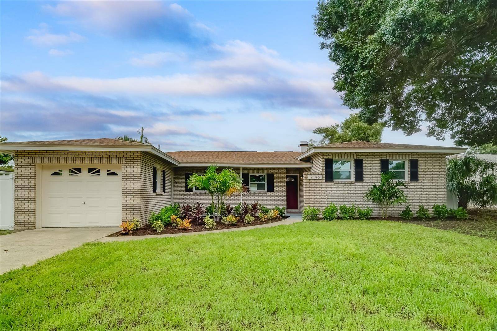 7196 DARIEN WAY, Clearwater, FL 33764