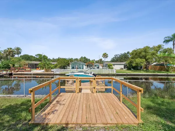 New Port Richey, FL 34653,5425 WATERS EDGE DR