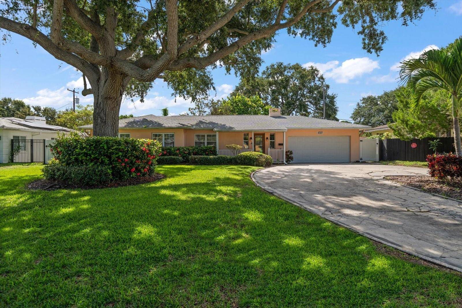 1727 INDIAN ROCKS RD, Belleair, FL 33756