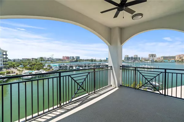 211 DOLPHIN PT #203, Clearwater, FL 33767