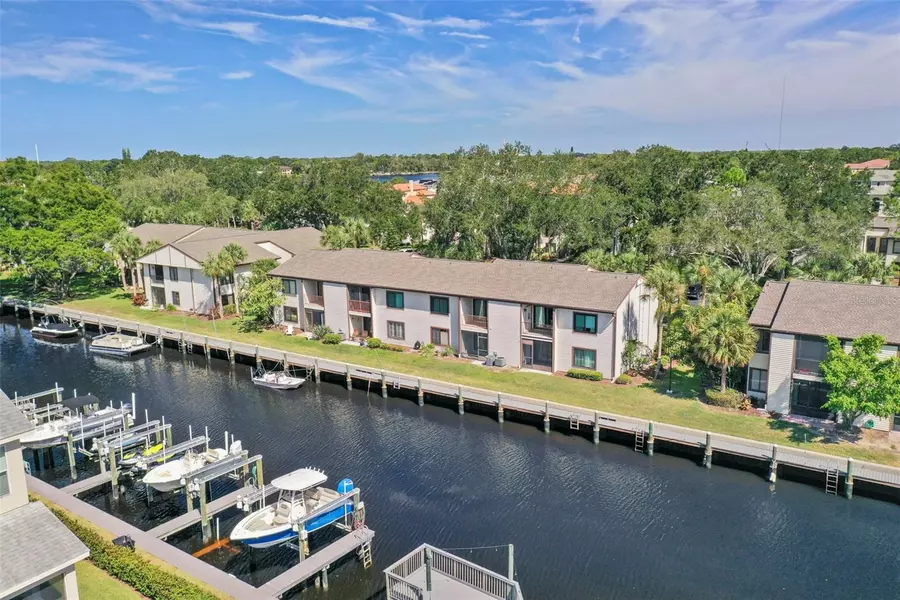 364 MOORINGS COVE DR, Tarpon Springs, FL 34689