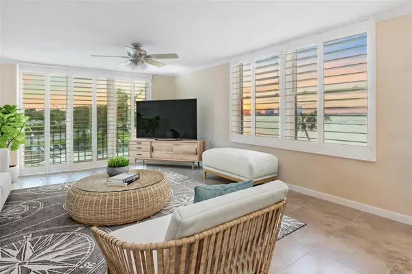 100 OAKMONT LN #301, Belleair, FL 33756