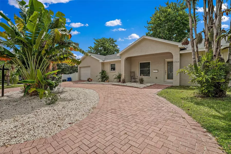 1740 51ST ST N, St Petersburg, FL 33710