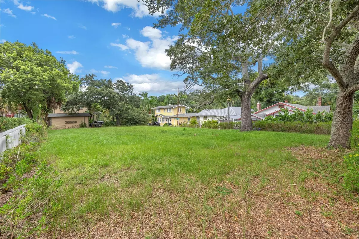 St Petersburg, FL 33701,801 9TH AVE S