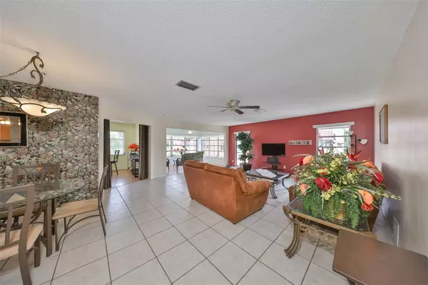 Seminole, FL 33777,224 BUTTONWOOD CIR