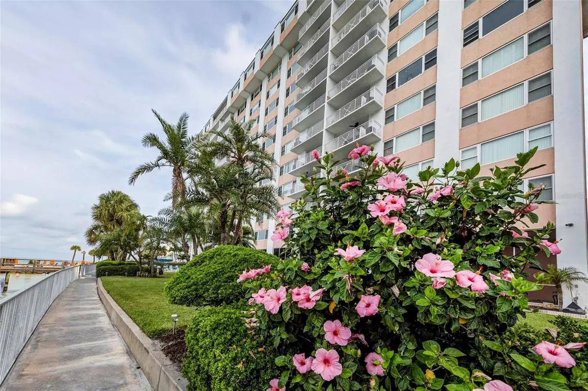 Clearwater Beach, FL 33767,675 S GULFVIEW BLVD #704