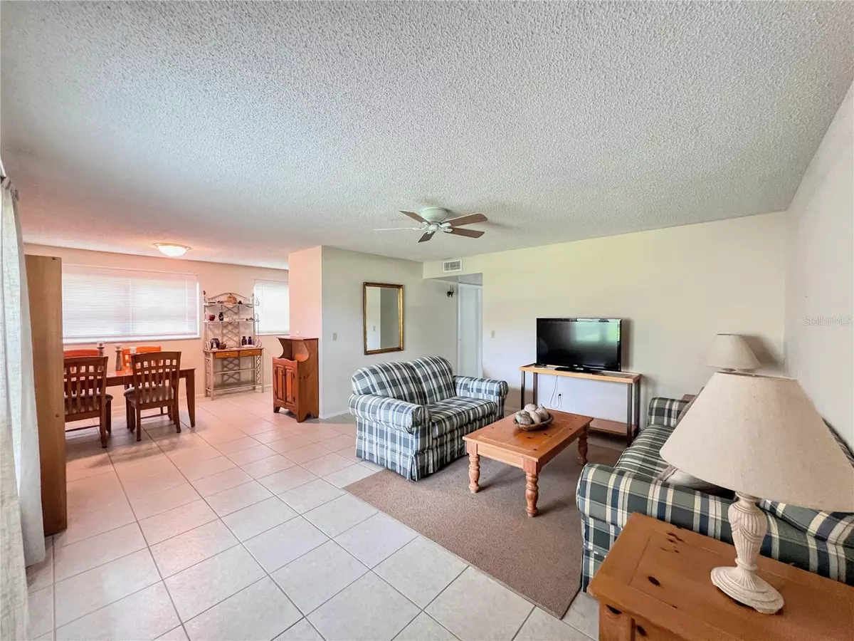 Vero Beach, FL 32962,51 WOODLAND DR #102