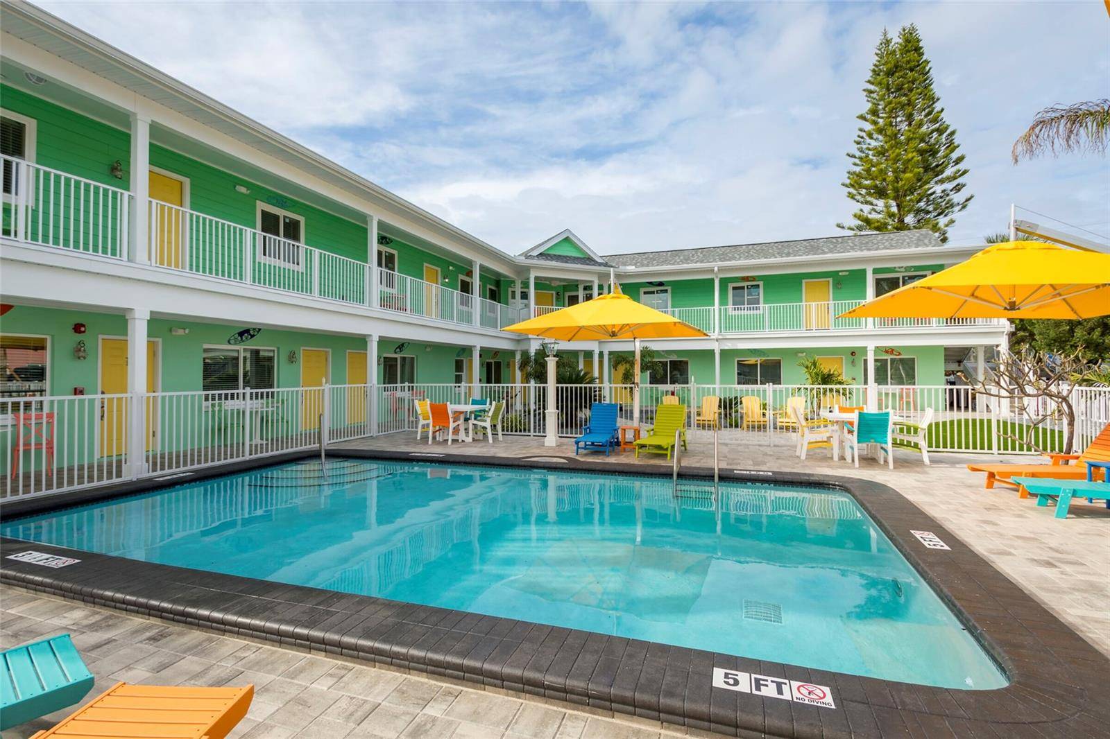 601 71ST AVE, St Pete Beach, FL 33706