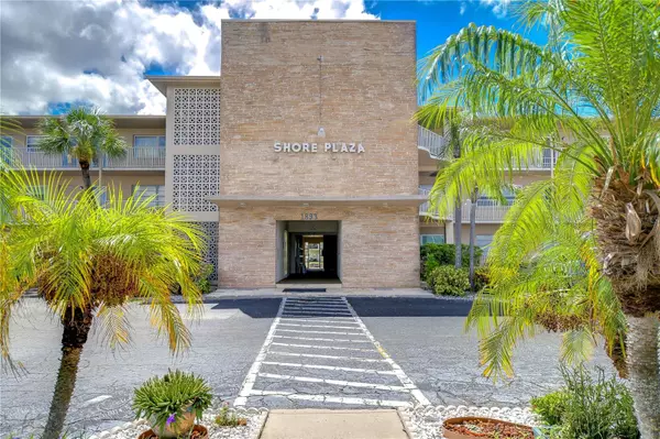 South Pasadena, FL 33707,1893 SHORE DR S #206
