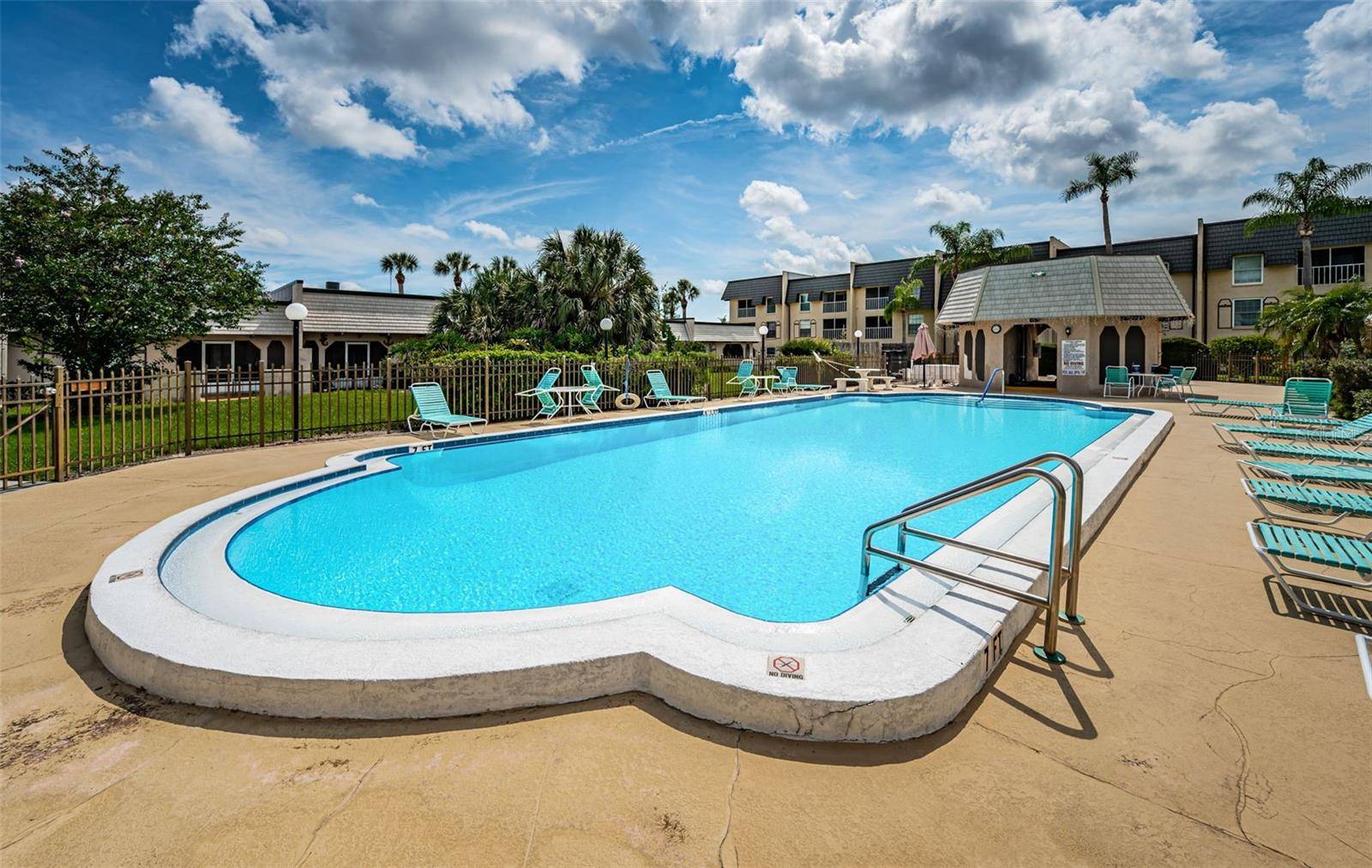 Seminole, FL 33777,8693 BARDMOOR BLVD #202B