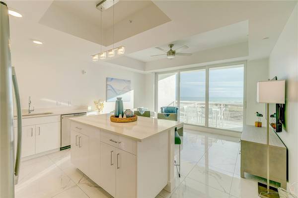 11500 GULF BLVD #403, Treasure Island, FL 33706