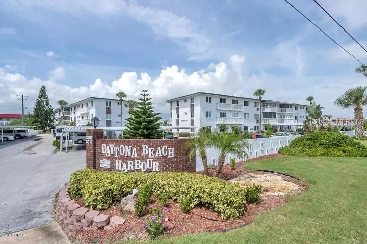Daytona Beach, FL 32118,3015 N HALIFAX AVE #7