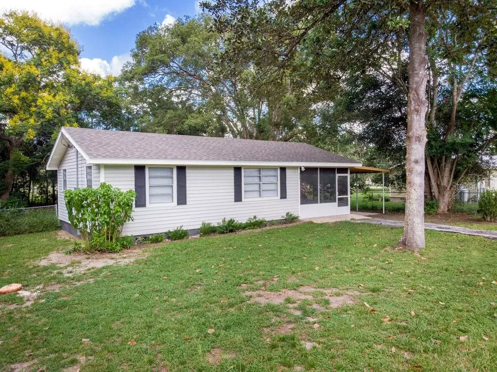 De Leon Springs, FL 32130,275 E DAVIS ST