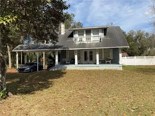 355 W RETTA ST, De Leon Springs, FL 32130